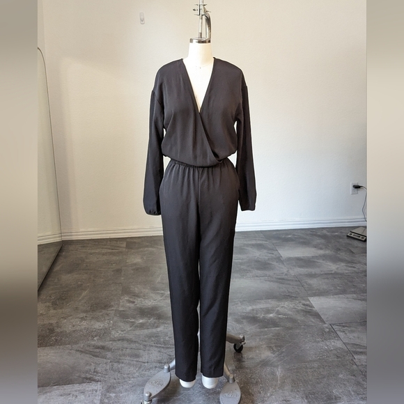 H&M Surplice Long Sleeve Blouson Tapered Leg Jumpsuit Black 8 business casual - Picture 1 of 8